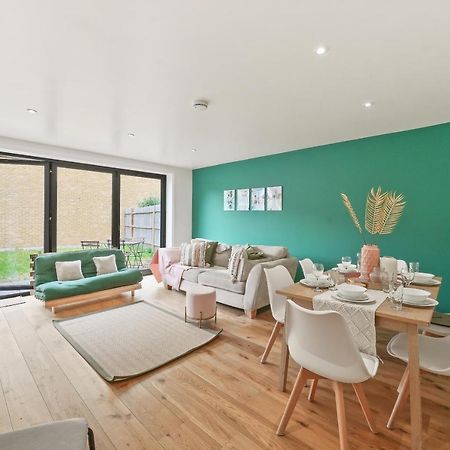 Lovely 4 Bed With Ensuite Free Wifi Off Street Parking In Sutton Morden  Eksteriør bilde