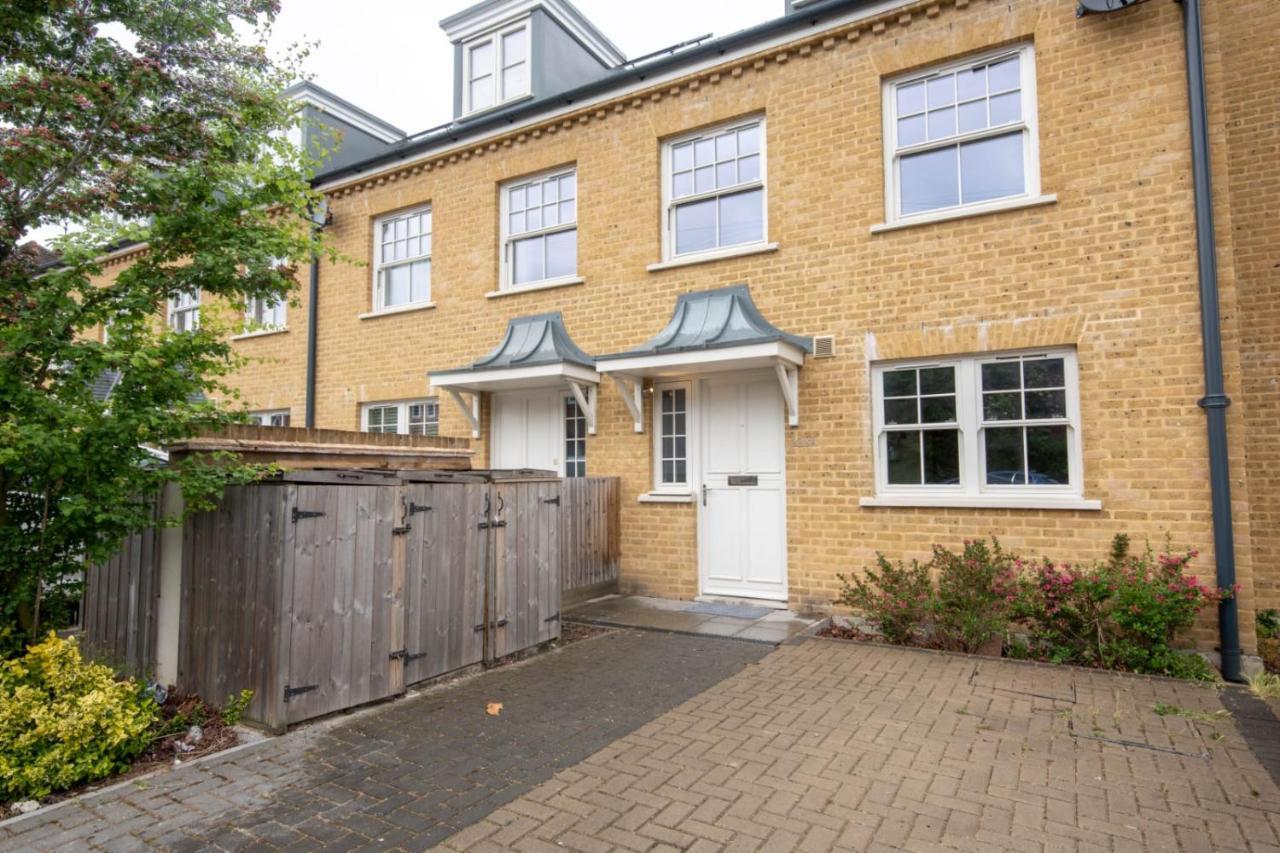 Lovely 4 Bed With Ensuite Free Wifi Off Street Parking In Sutton Morden  Eksteriør bilde