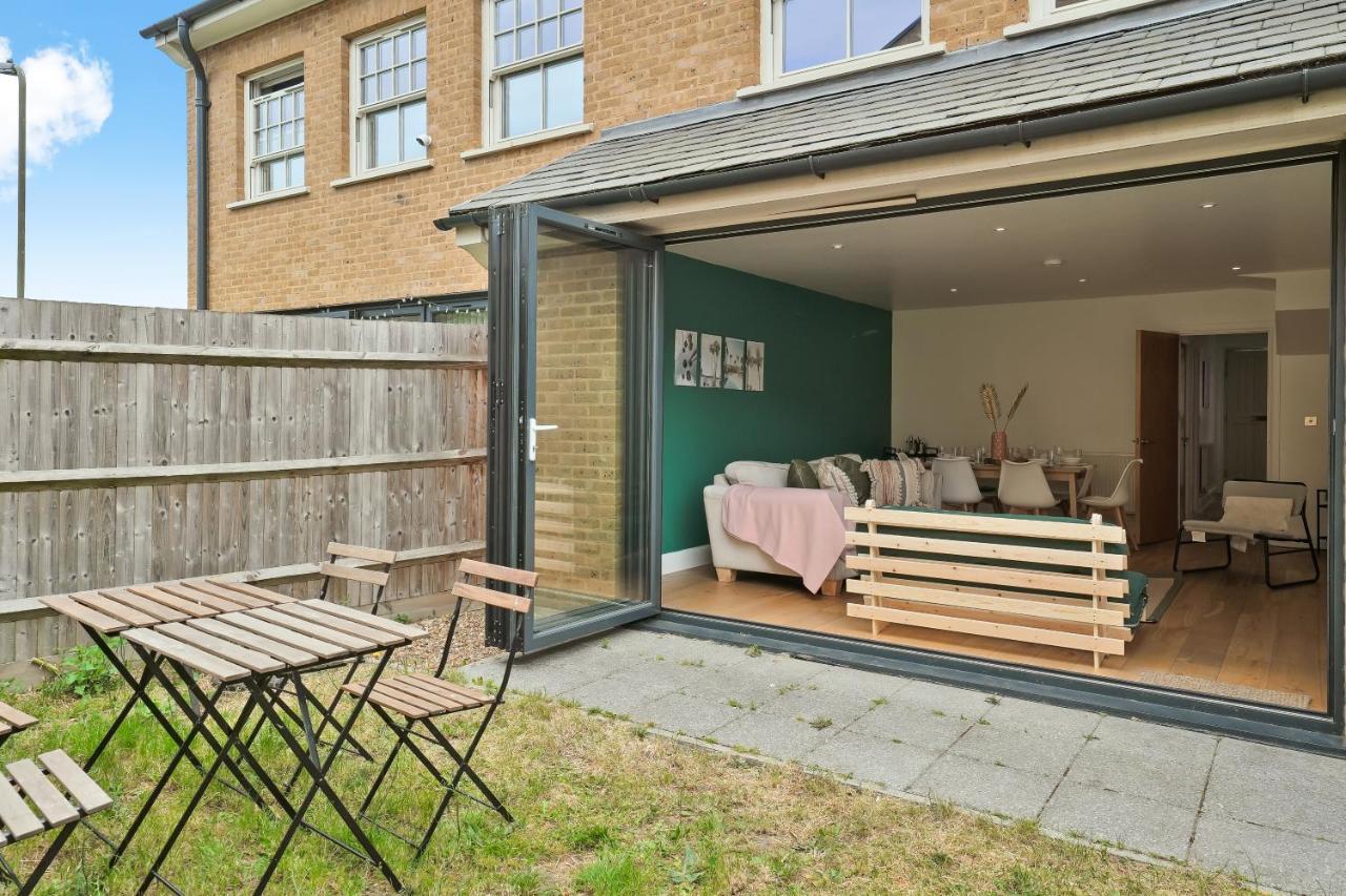 Lovely 4 Bed With Ensuite Free Wifi Off Street Parking In Sutton Morden  Eksteriør bilde